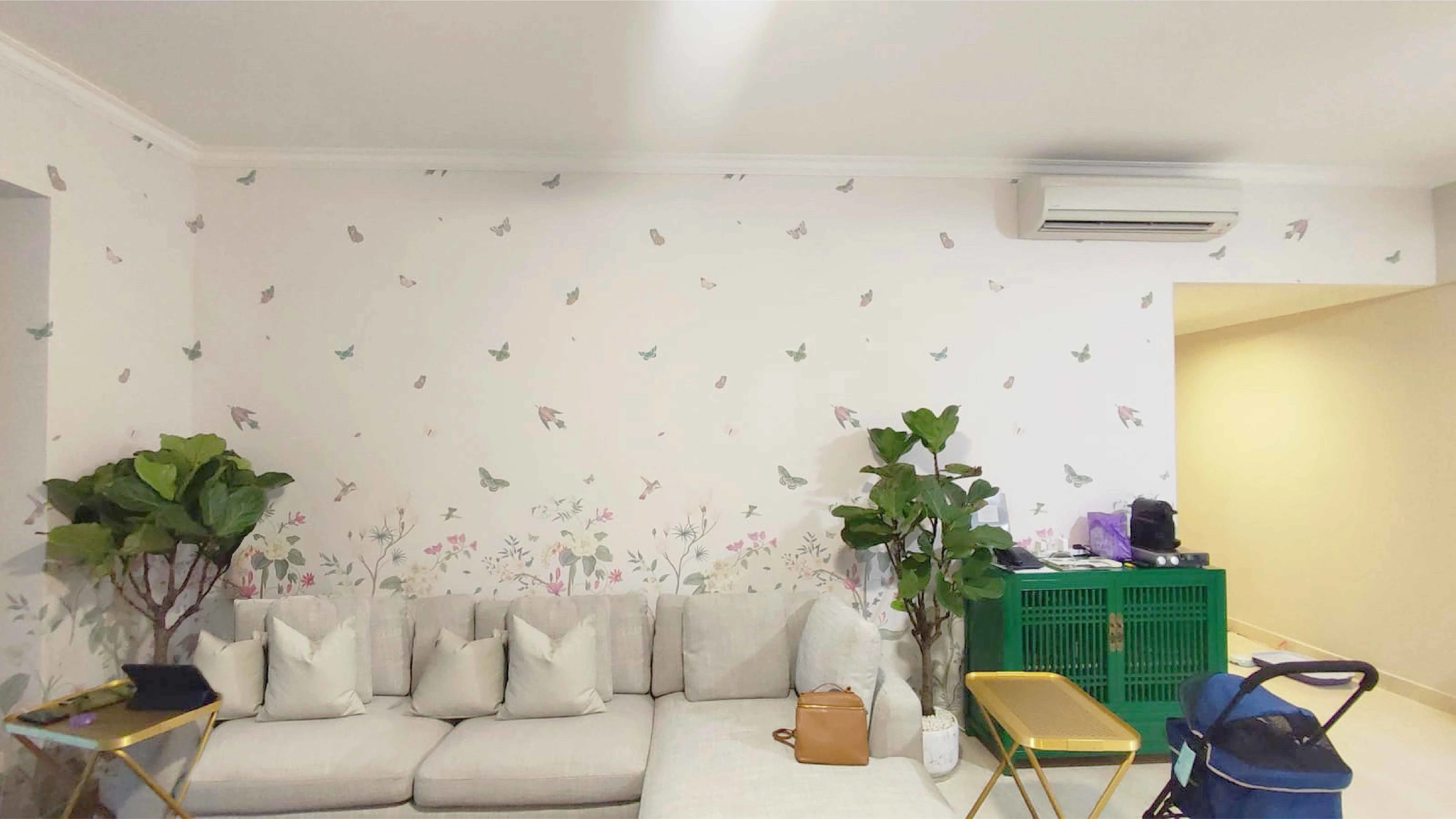 Living room with Natural Mural Wallpaper